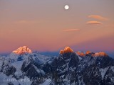 Lever de lune surle Grand Combin et l'aiguille de Leschaux; Chamonix