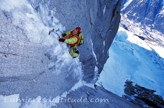 Jean-christophe lafaille dans la voie beyond good and evil, face nord des pelerins, Massif du Mont-Blanc, Haute-savoie, France