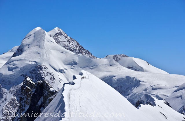 L'arete est du breithorn et les deux sommets de liksam, valais, suisse