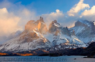 Les Cuernos au lever du soleil, Torres del Paines, Chili