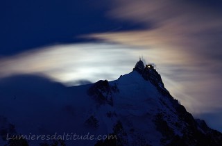 Montee de la lune sur l'aiguille du Midi, Chamonix