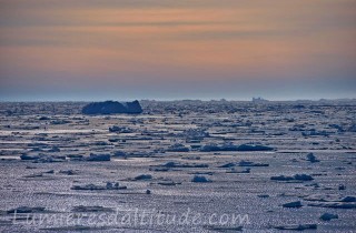 Groenland, Kulusuk, la mer et ses icebergs