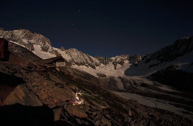 Night walk starting from the Couvercle refuge