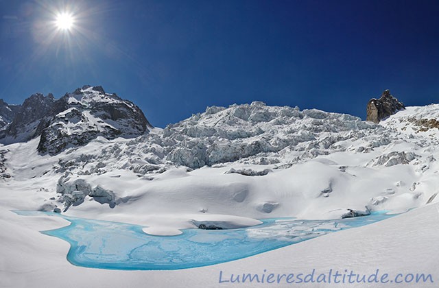 Lac glaciaire sur la Vallee Blanche, Chamonix
