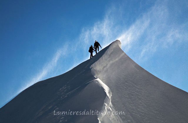 Alpinistes sur l'arete est du mont-maudit,  Massif du Mont-Blanc, Haute-savoie, France