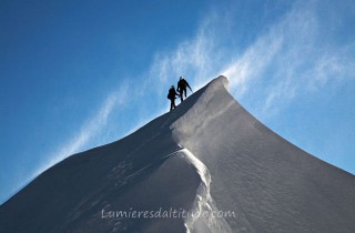 Alpinistes sur l'arete est du mont-maudit,  Massif du Mont-Blanc, Haute-savoie, France