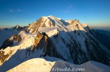 Aube sur l'Aiguille du Midi et le Mont-Blanc, Massif du Mont-Blanc, Haute-savoie, France