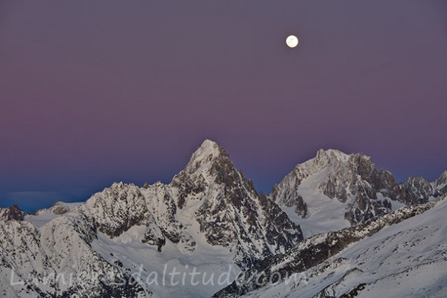 Lever de lune sur l'aiguille du Chardonnet, Chamonix